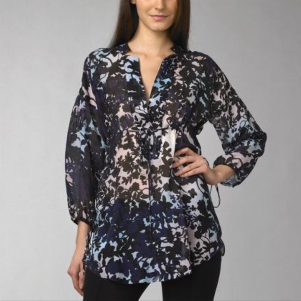 Diane Von Furstenberg, Floral Blouse Locke, Size 6